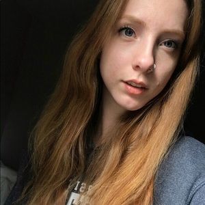 Meet your Posher, Caitlin